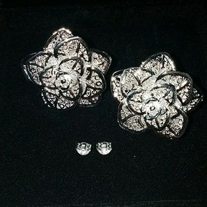 🔴Chunky Flower Earrings